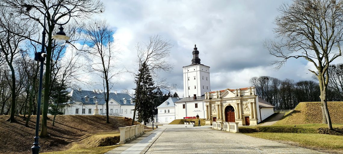 Biała Podlaska coraz bogatsza. Jakie plany na rok 2026? Biała_Podlaska_pałac