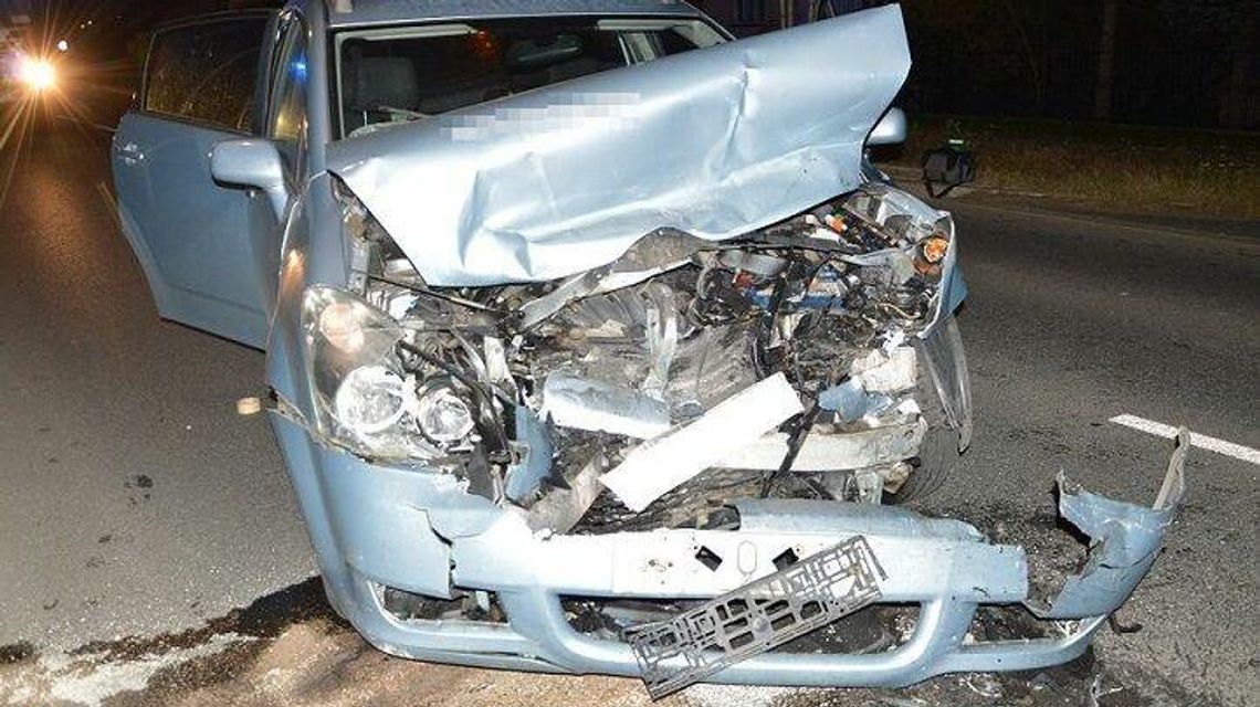 Biała Podlaska. Czołowe zderzenie aut. Jedna osoba ranna Biała Podlaska. Czołowe zderzenie aut. Jedna osoba ranna