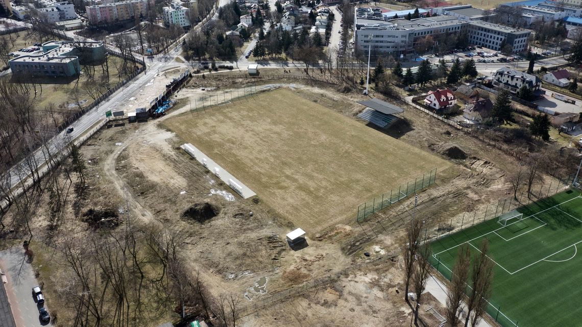 Biała Podlaska: Firma odpowiedzialna za murawę stadionową zapłaciła za błędy 