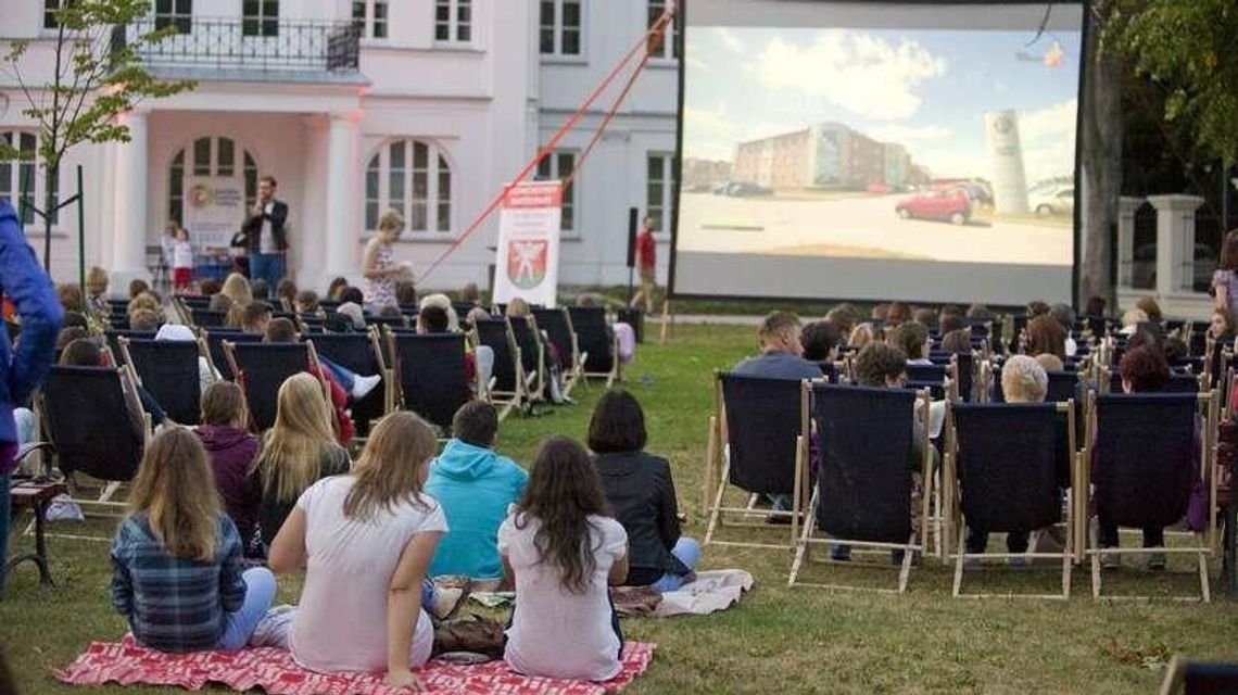 Biała Podlaska: Kino w amfiteatrze, koncerty na placu i joga w parku 