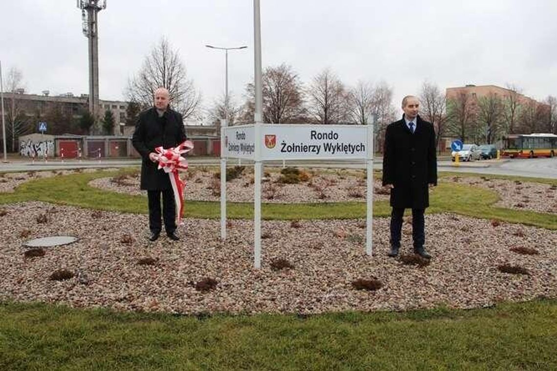 Biała Podlaska ma rondo Żołnierzy Wyklętych. Odsłonili tablicę z nazwą