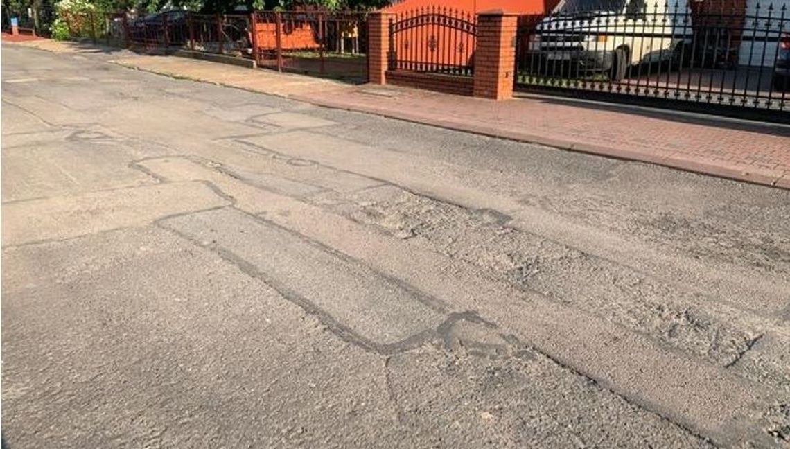 Biała Podlaska: Mieszkańcy tej ulicy mają dość zapadającego się asfaltu