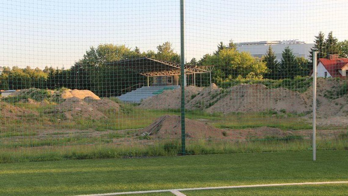 Biała Podlaska: Parking przy stadionie do poprawki Biała Podlaska: Parking przy stadionie do poprawki