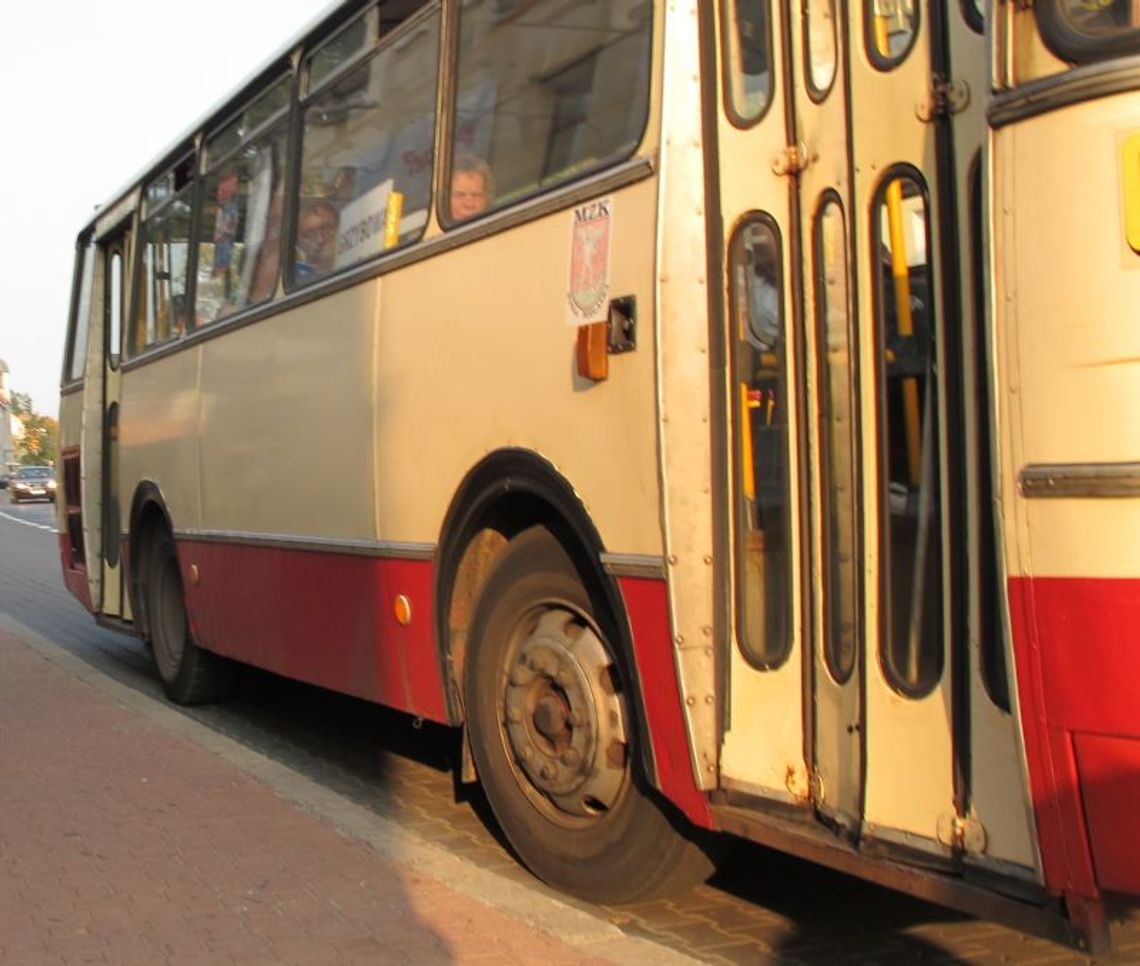 Biała Podlaska: Pijany rowerzysta wjechał w autobus Biała Podlaska: Pijany rowerzysta wjechał w autobus