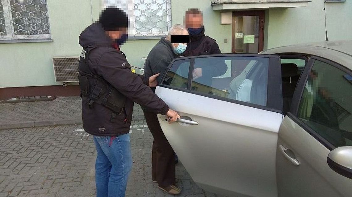 Biała Podlaska. Po pijaku rzucił się z nożem na kolegę. „Zarzut zabójstwa”