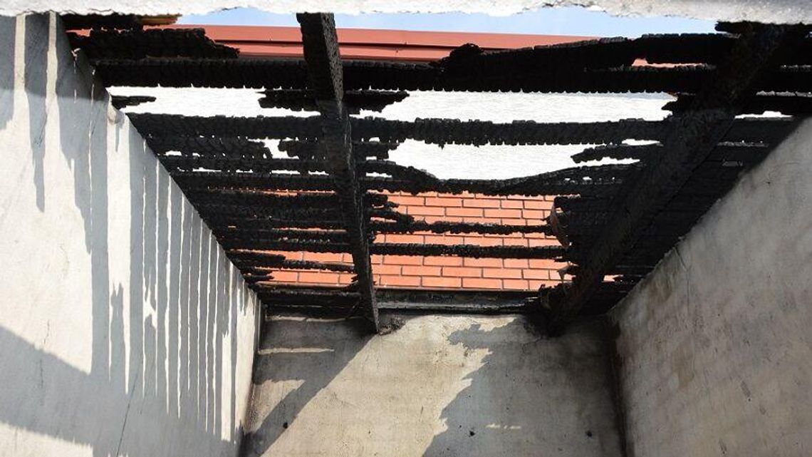 Biała Podlaska. Policja złapała podpalacza. Mówi, że tylko palił papierosy