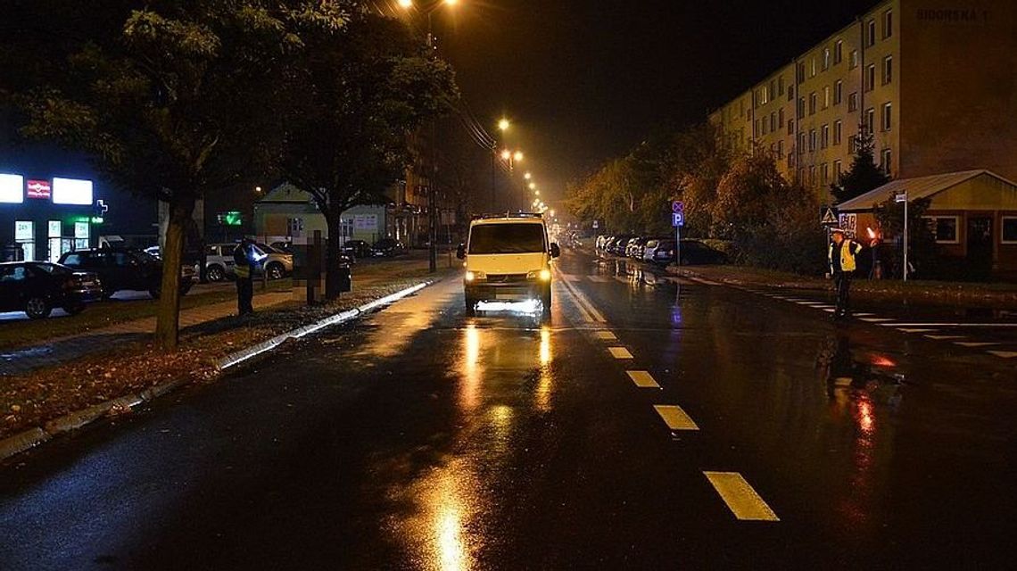 Biała Podlaska: Potrącił nastolatkę na przejściu. Kobieta trafiła do szpitala Biała Podlaska: Potrącił nastolatkę na przejściu. Kobieta trafiła do szpitala