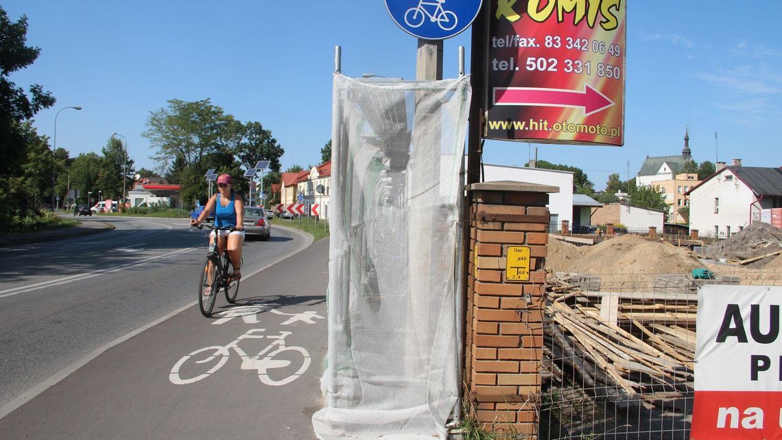 Biała Podlaska. Przedsiębiorca buduje lokal. "Moi klienci będą zderzać się z rowerzystami" Biała Podlaska. Przedsiębiorca buduje lokal. "Moi klienci będą zderzać się z rowerzystami"