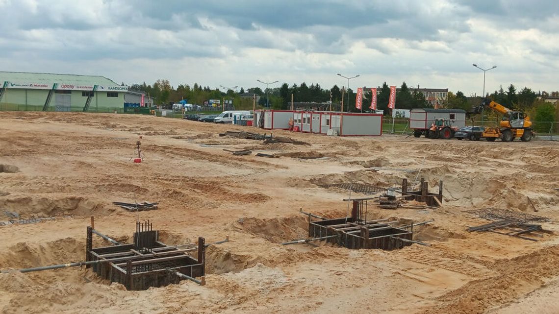 Biała Podlaska: Przy obwodnicy powstaje ogromny market budowlany Biała Podlaska: Przy obwodnicy powstaje ogromny market budowlany