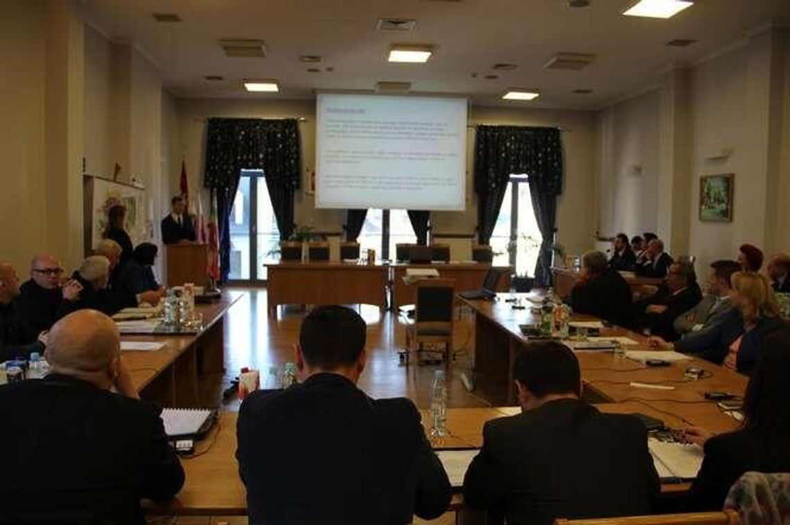 Biała Podlaska. Radni ryczałtowo z dietami