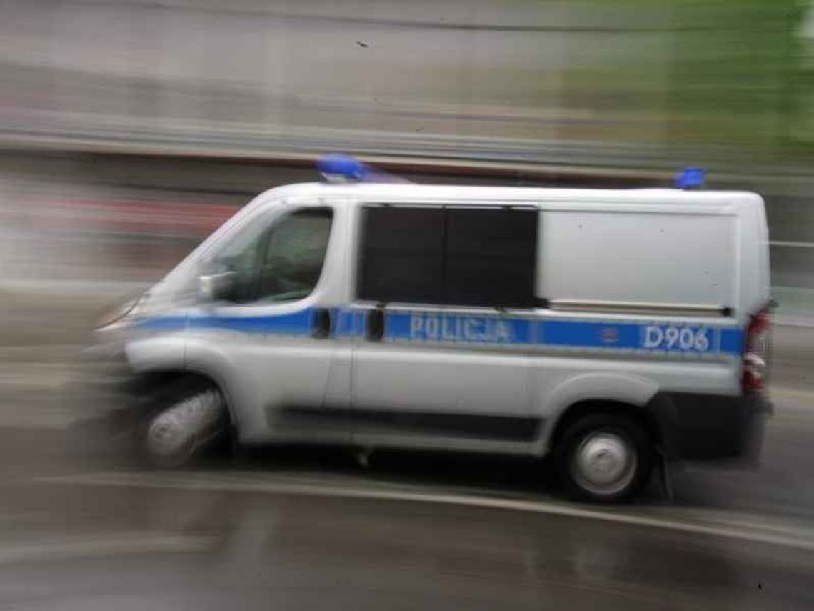 Biała Podlaska: Renault uderzył w tył poloneza. Kierowca w szpitalu