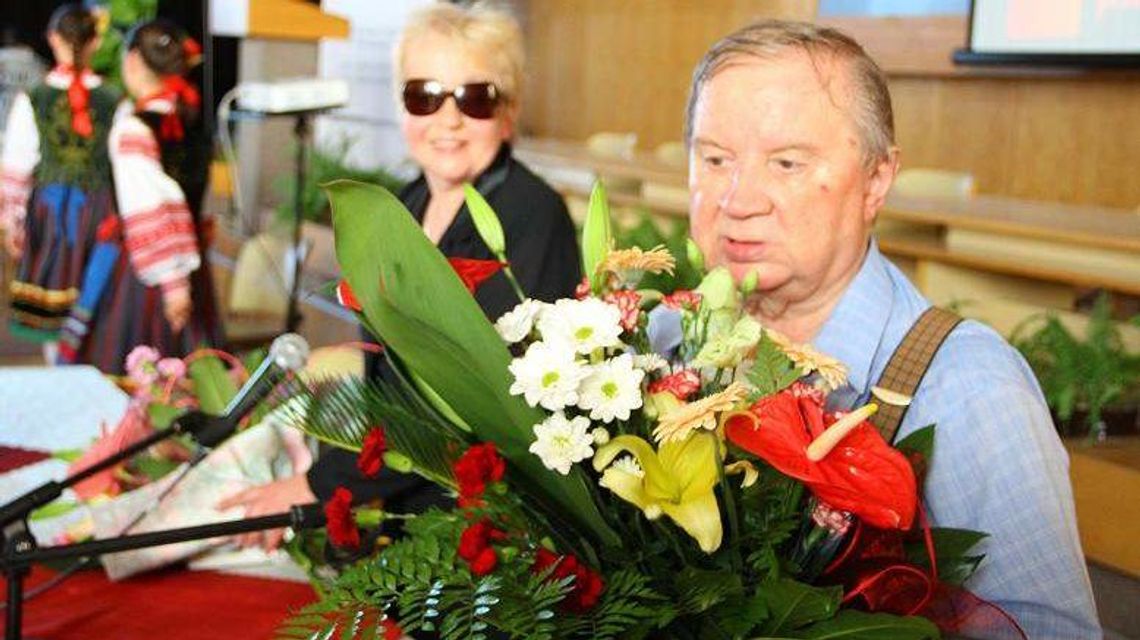 Biała Podlaska: Serialowy Maliniak  z "Czterdziestolatka" usiądzie na placu Wolności 