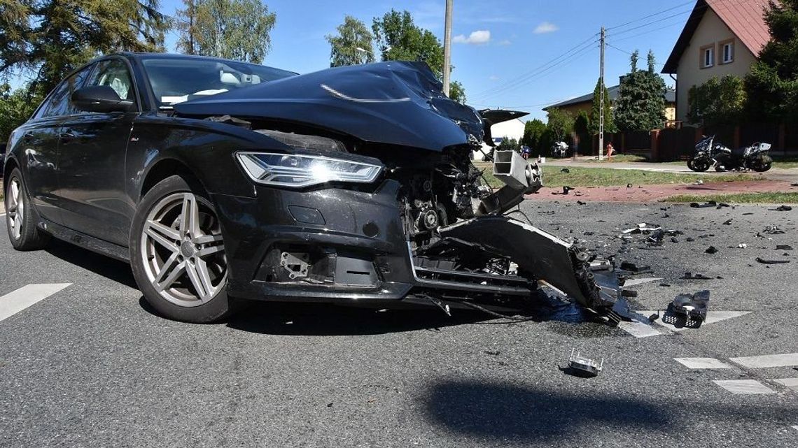 Biała Podlaska: Skręcał w lewo, zderzył się z motocyklistą Biała Podlaska: Skręcał w lewo, zderzył się z motocyklistą