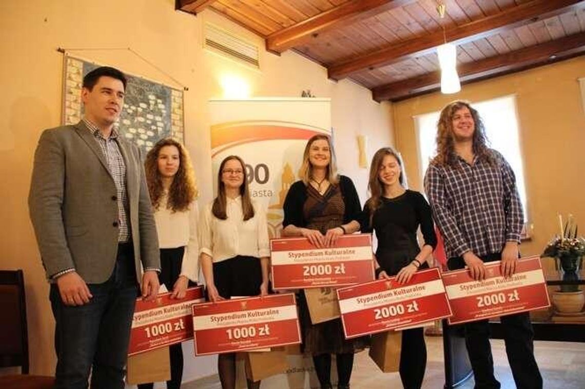 Biała Podlaska. Sześcioro stypendystów. Ożywią kulturalnie miasto?