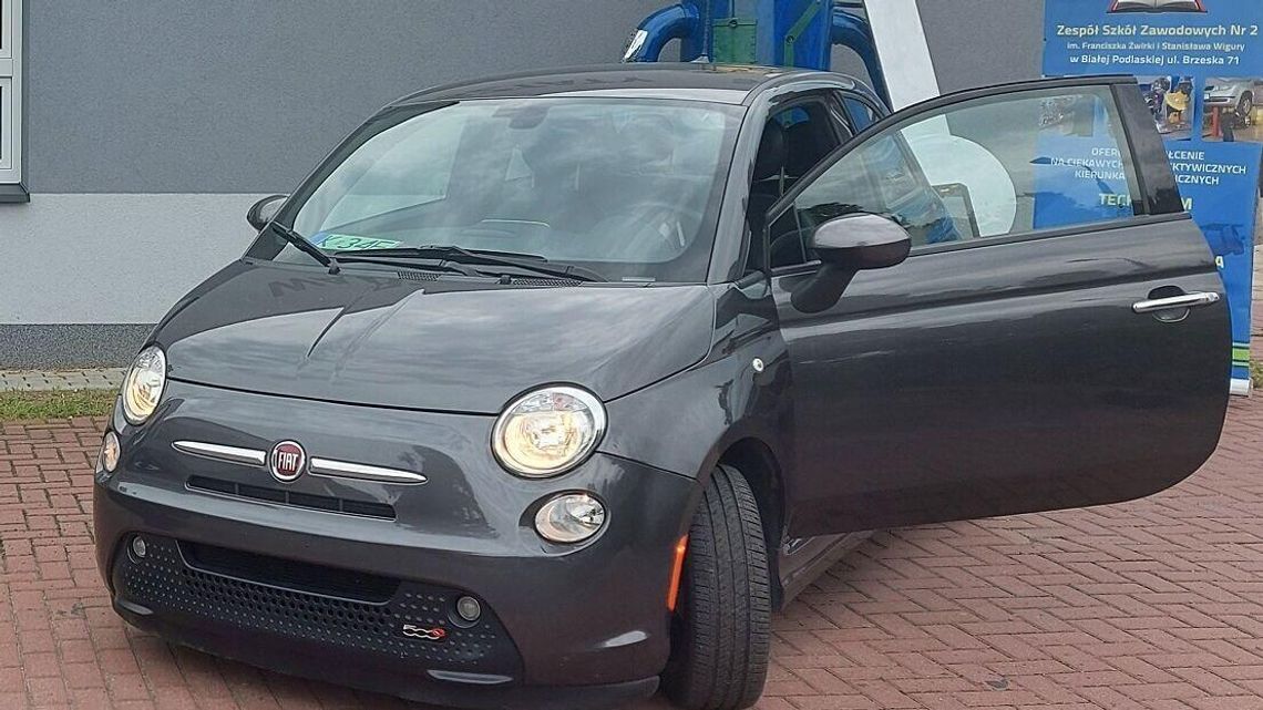 Biała Podlaska. Szkoła kupiła samochód dla uczniów za 89 tys. zł Biała Podlaska. Szkoła kupiła samochód dla uczniów za 89 tys. zł