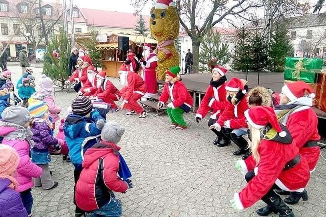 Biała Podlaska: Trwa jarmark świąteczny. Program imprez