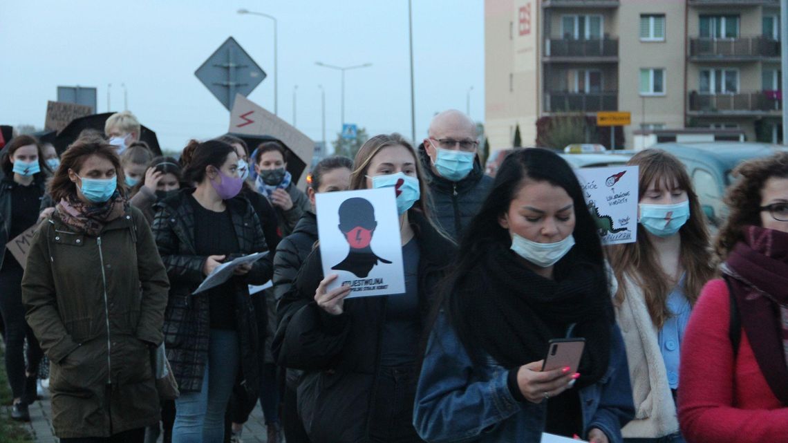 Biała Podlaska: Trzeci dzień protestów. Była blokada ulic Biała Podlaska: Trzeci dzień protestów. Była blokada ulic