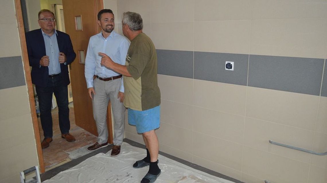 Biała Podlaska: Uczniowie na wakacjach, a w szkołach remonty