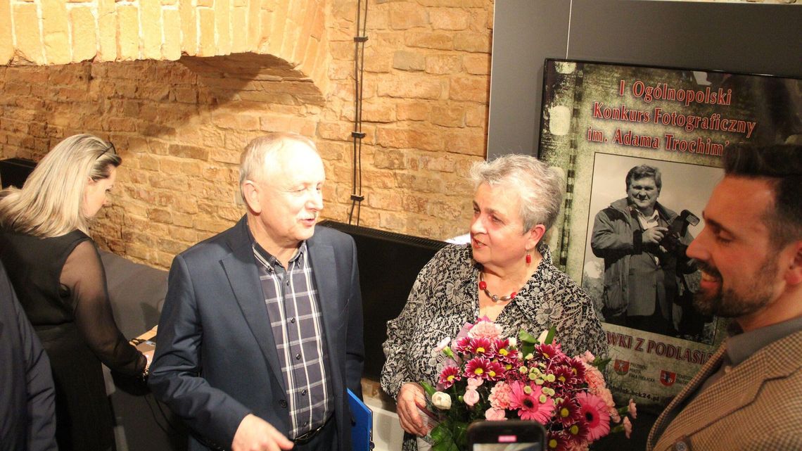 Biała Podlaska: W piwnicach galeria fotografii Adama Trochimiuka Biała Podlaska: W piwnicach galeria fotografii Adama Trochimiuka