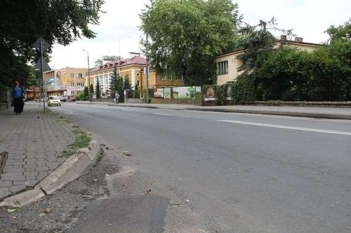 Biała Podlaska walczy o inwestycje drogowe. "Tutaj też są mieszkańcy województwa lubelskiego" Biała Podlaska walczy o inwestycje drogowe. "Tutaj też są mieszkańcy województwa lubelskiego"