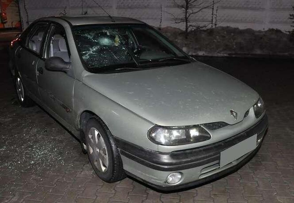 Biała Podlaska: Wandale zaatakowali samochód