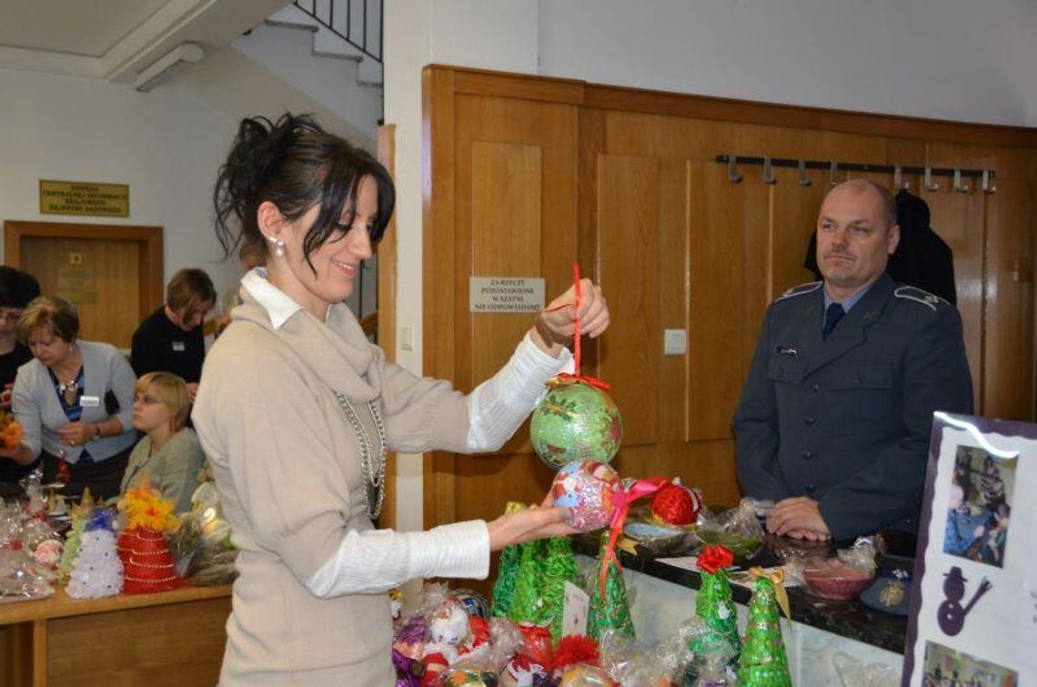 Biała Podlaska. Więźniowie przygotowali bombki