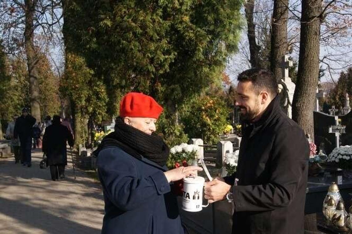 Biała Podlaska: Wszystkich Świętych, trwa kwesta na renowację zabytkowych grobów