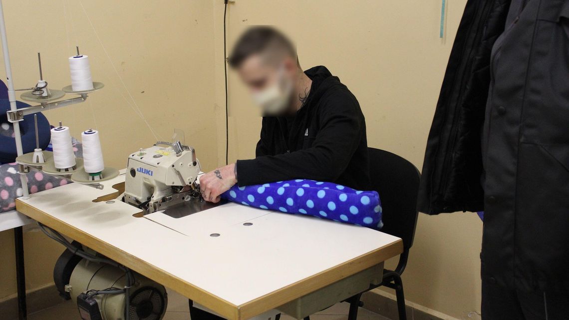 Biała Podlaska: Za kratami szyli poduszki przeciw odleżynom Biała Podlaska: Za kratami szyli poduszki przeciw odleżynom