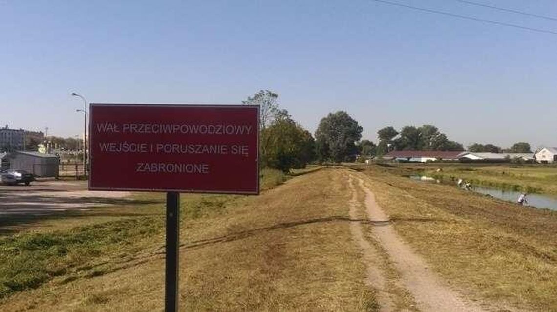 Biała Podlaska. Zakaz wstępu na wał przeciwpowodziowy jest tymczasowy