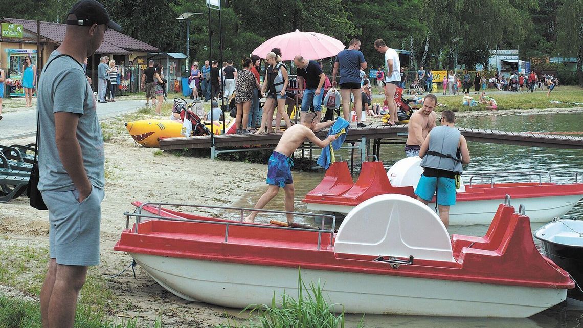 Białe linie niezgody w Strefie Płatnego Parkowania w Okunince. "Nie mamy na to funduszy"