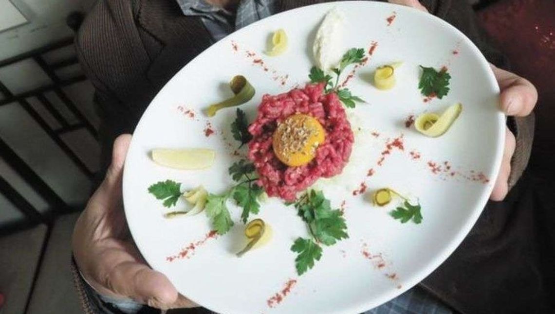 Biało-czerwony smak. Narodowo na talerzu i coś smacznego na piknik [przepisy]