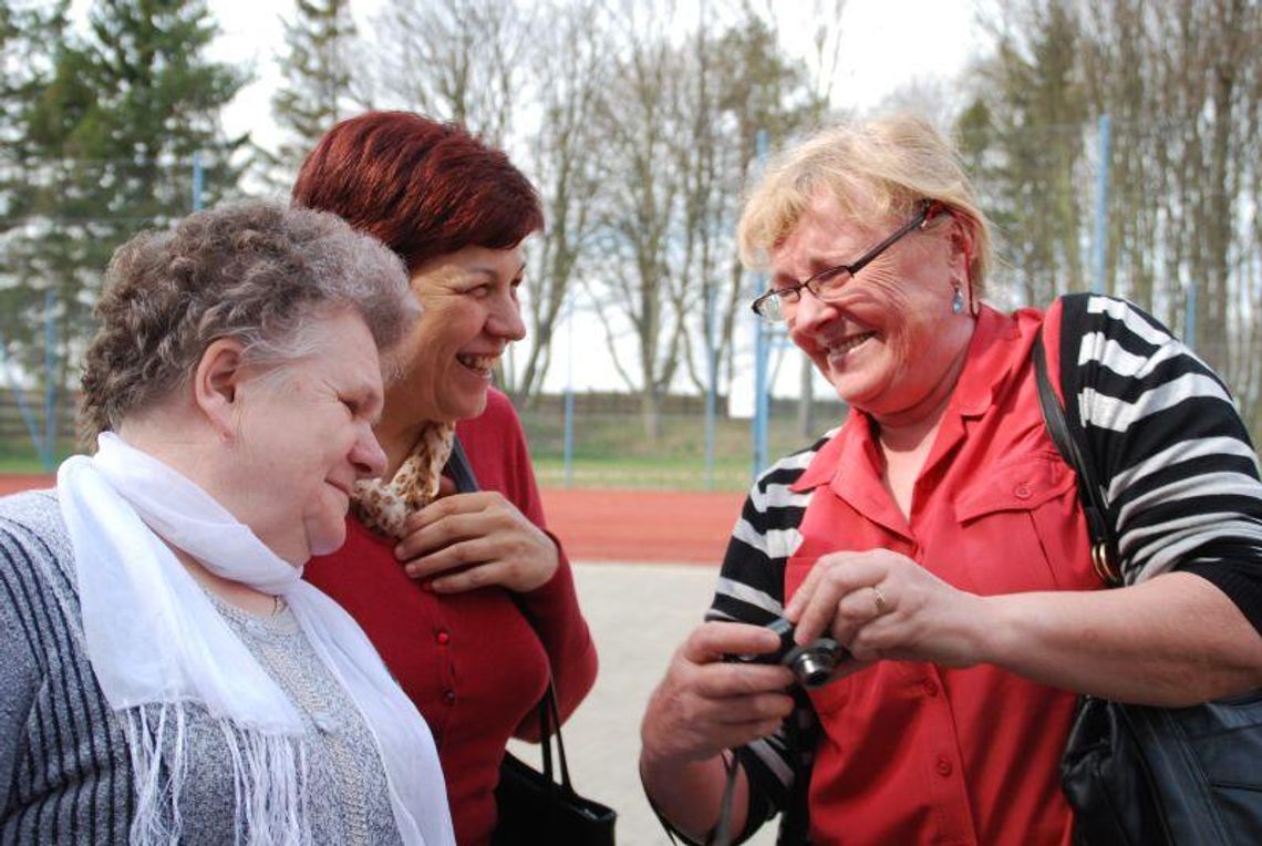 Białopole: Mieszkańcy gminy uczą sie obsługi Internetu i fotografowania