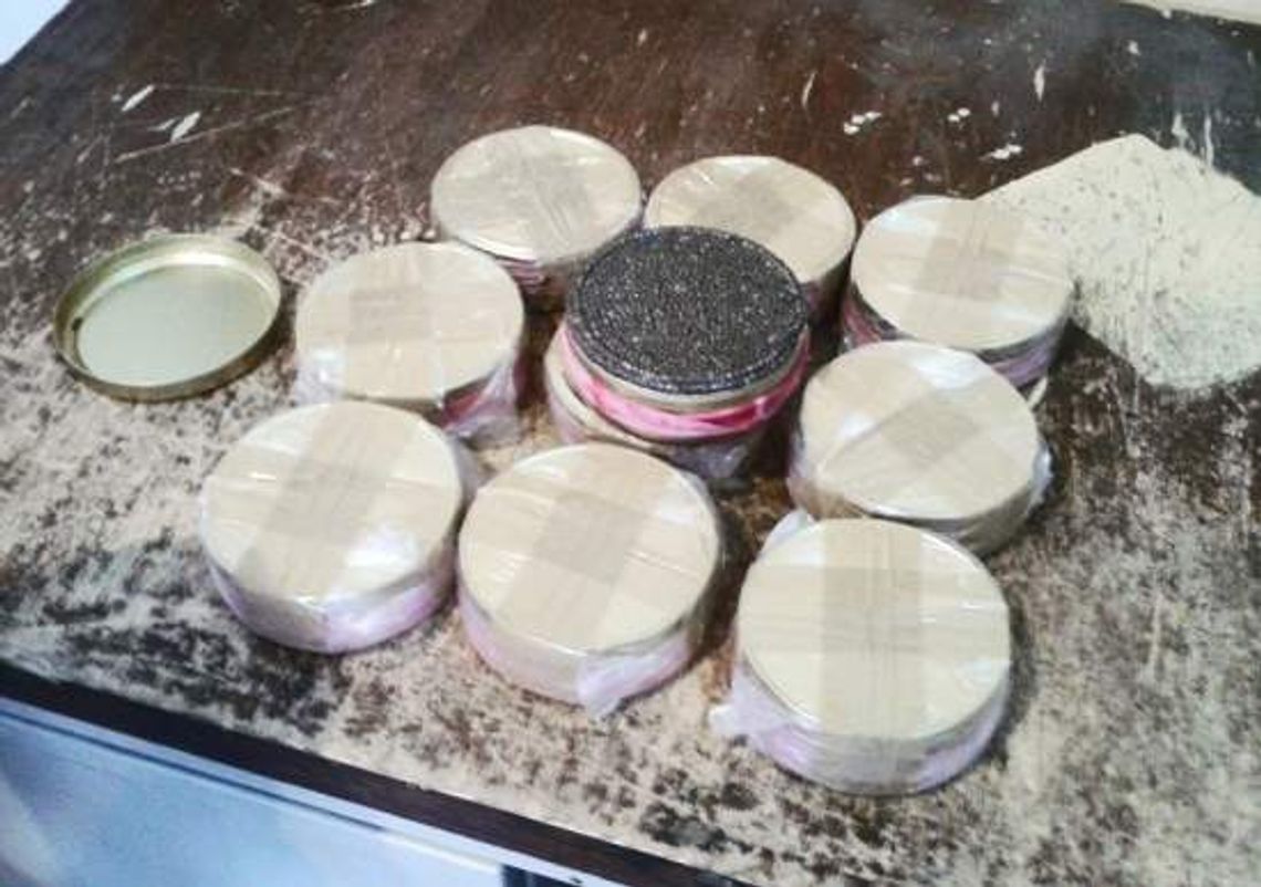 Białorusin zatrzymany za przewożenie kawioru Białorusin zatrzymany za przewożenie kawioru