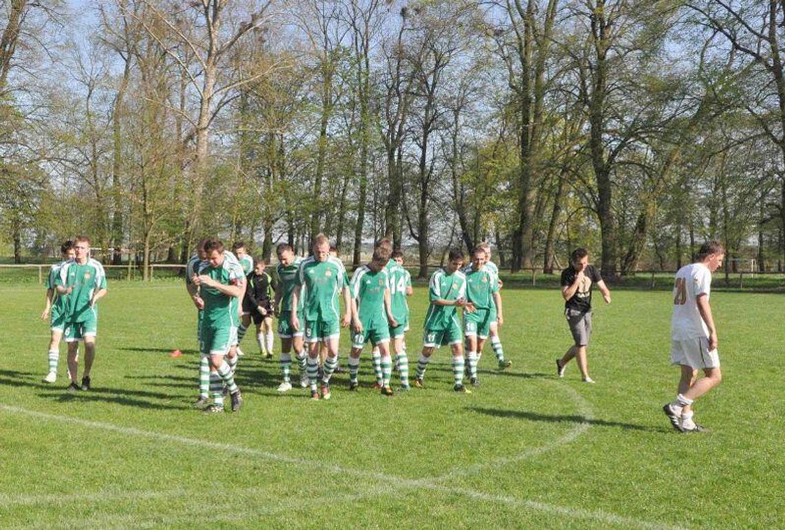 Bialska okręgówka: Ostre strzelanie w Janowie i Dobryniu