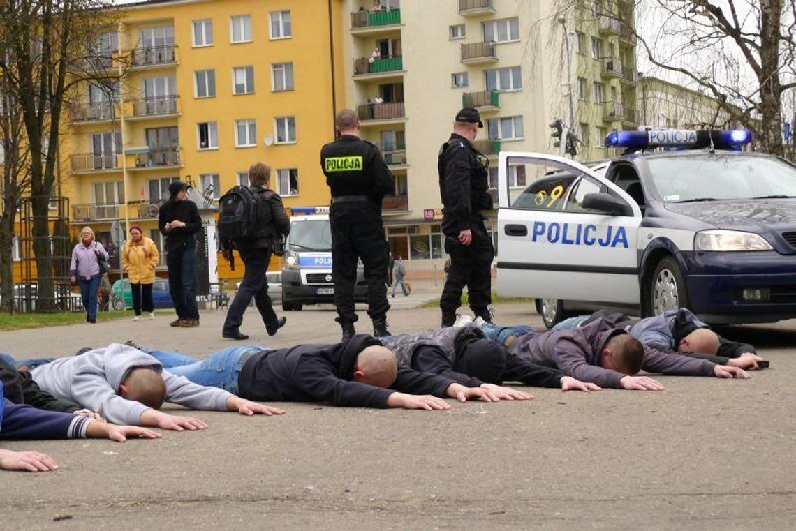 Białystok: Marsz antyfaszystowski. Zobacz akcję policji (zdjęcia, wideo)
