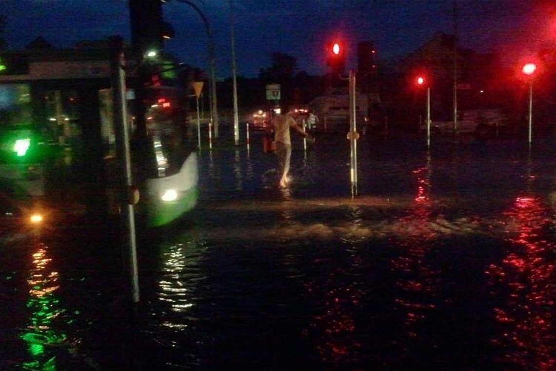 Białystok: Zalane miasto i piękne pioruny (zdjęcia)