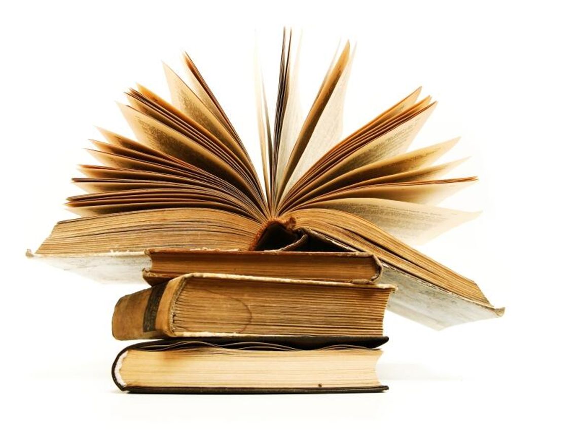 Biblioteki w dzień i w nocy