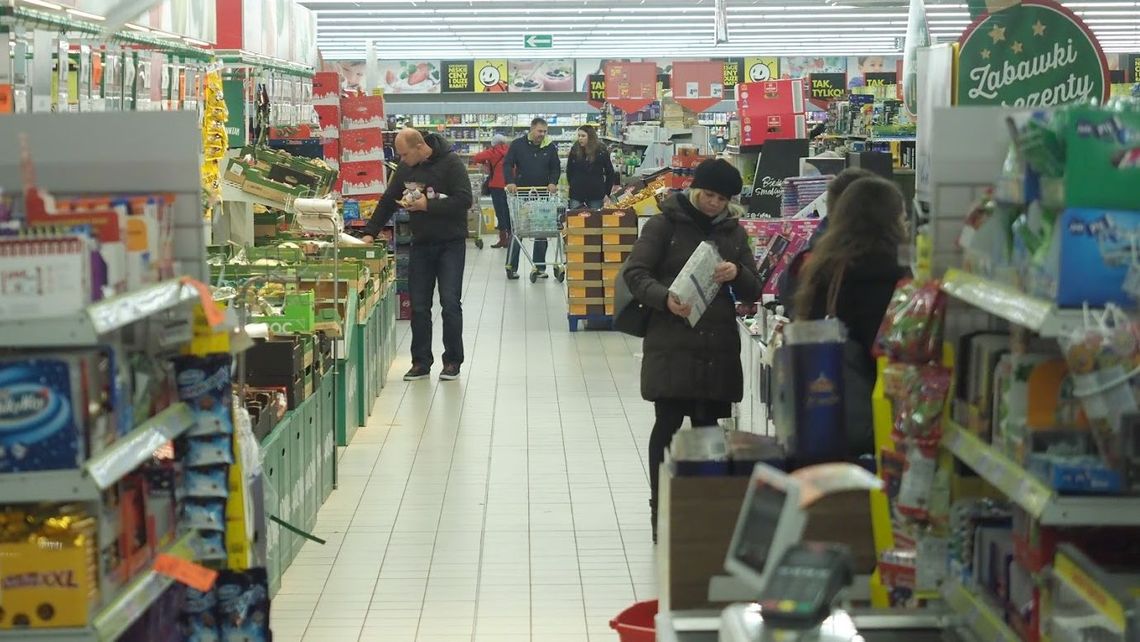 Biedronka chwali się jeszcze lepszymi pensjami pracowników. Ile zarabia się w sklepie?