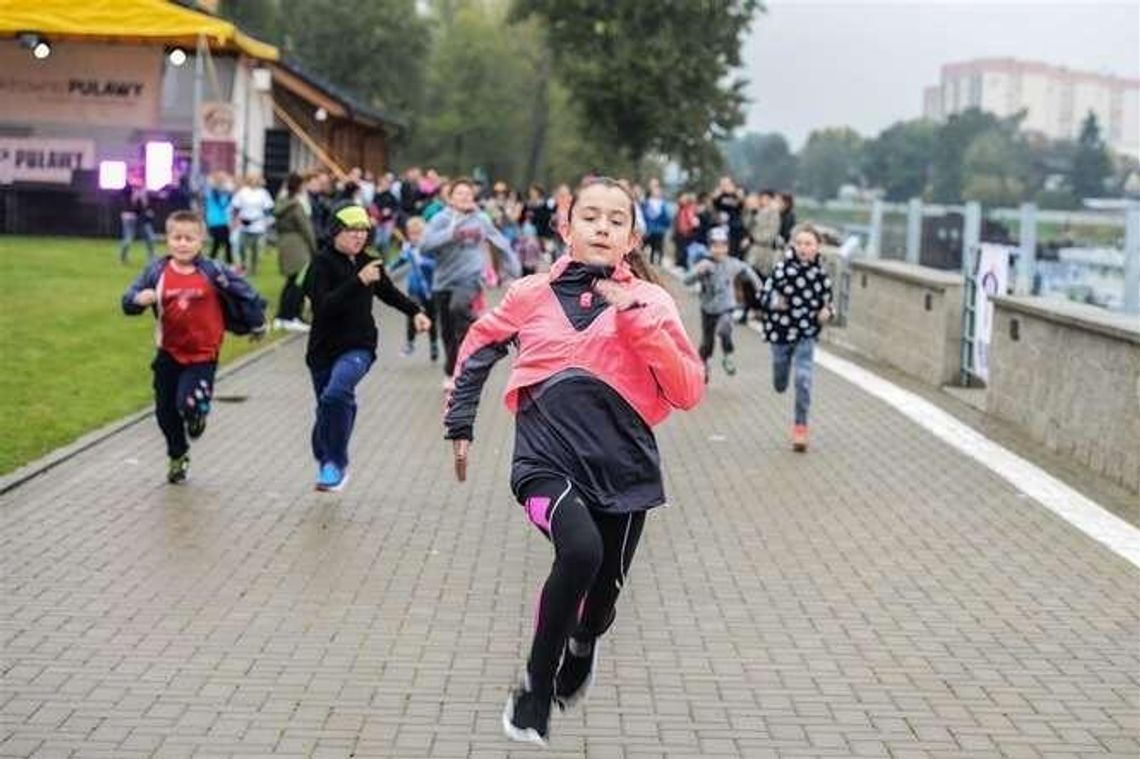 Bieg charytatywny w Puławach. Pieniądze trafią na budowę szkoły w Kamerunie (zdjęcia)