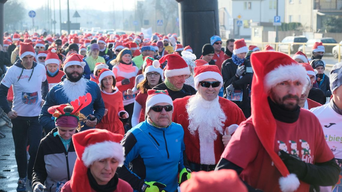 Biegnij, mikołaju, biegnij! Charytatywny Bieg Mikołajkowy w Świdniku Biegnij, mikołaju, biegnij! Charytatywny Bieg Mikołajkowy w Świdniku