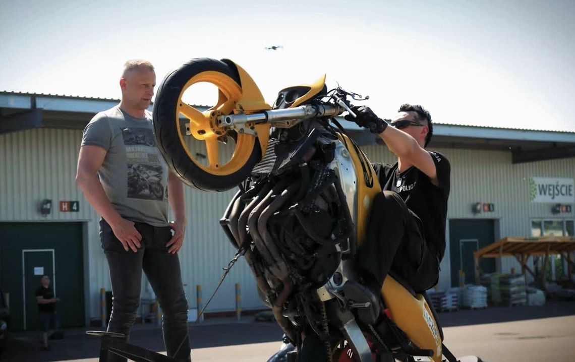 Bije kolejne rekordy, ale motocykl to za mało Bije kolejne rekordy, ale motocykl to za mało