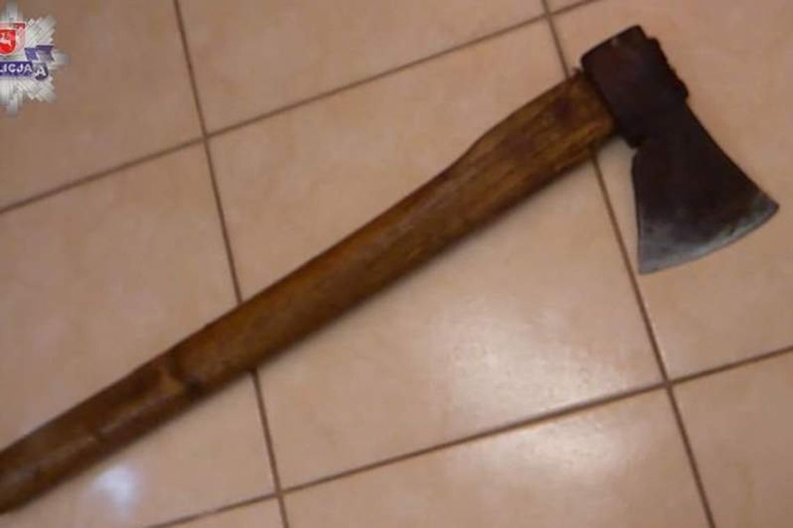 Bił żonę i groził, że odrąbie jej głowę siekierą Bił żonę i groził, że odrąbie jej głowę siekierą