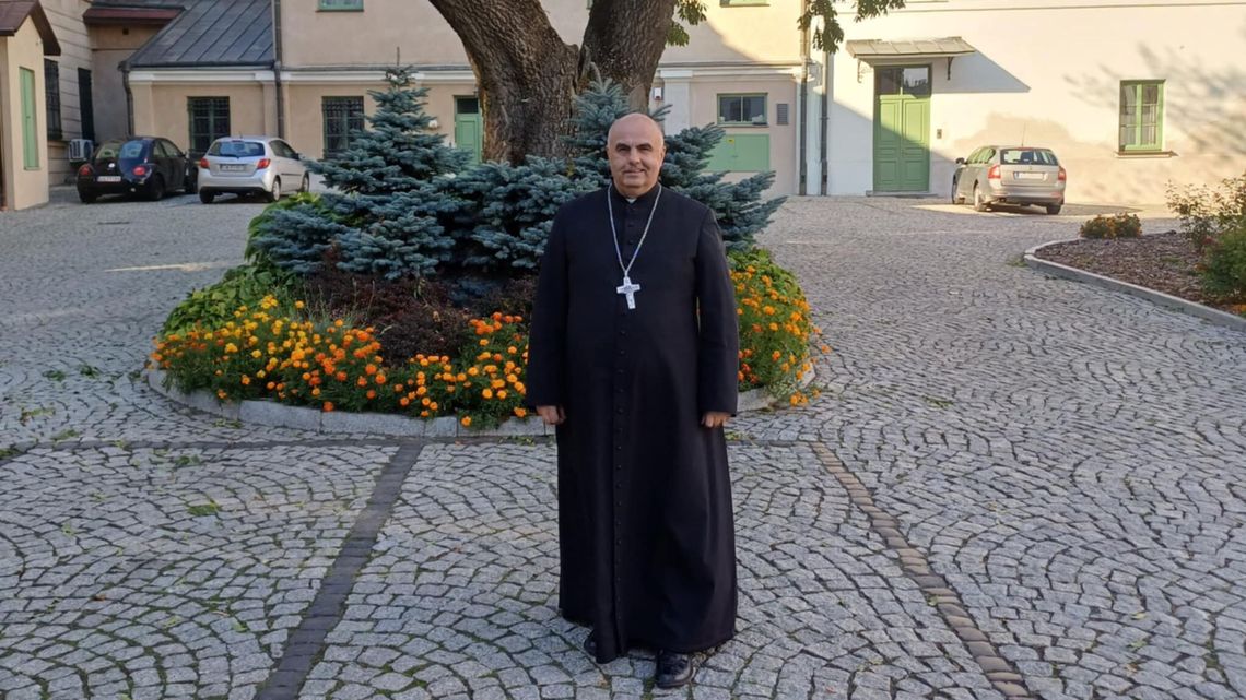 Biskup Bab: Nie chodzę w purpurze i złocie. Kościół to nie showbiznes