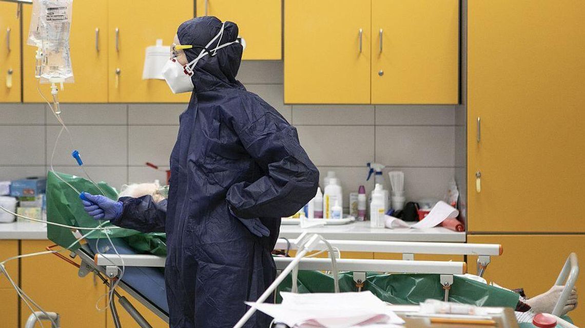 Blisko 22 tysiące nowych zakażeń koronawirusem w kraju. Zmarło ponad 300 osób