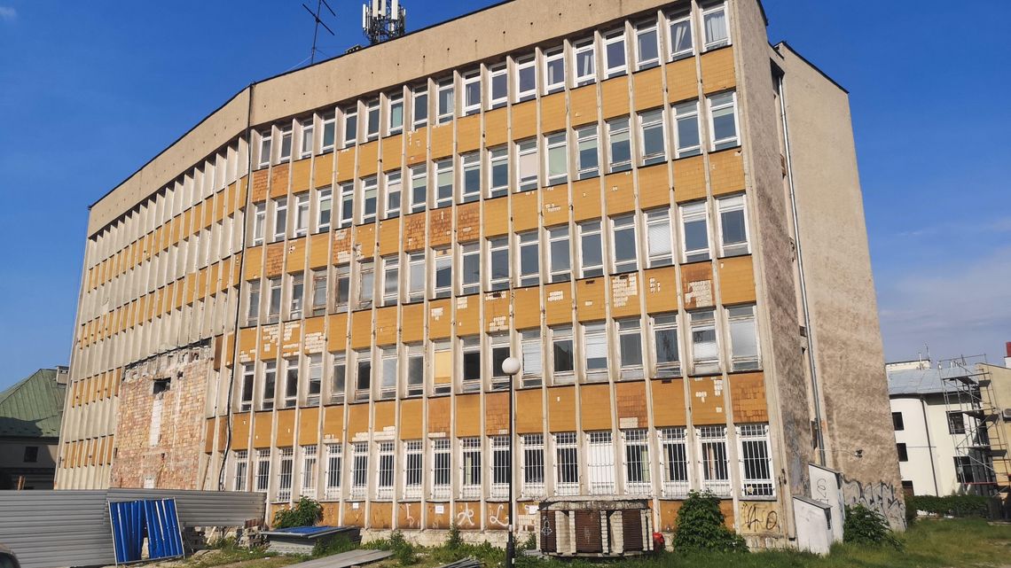 Bloki między kamienicami przy ul. Karmelickiej. Jak Ratusz idzie na rękę spółce Piotra Kowalczyka Bloki między kamienicami przy ul. Karmelickiej. Jak Ratusz idzie na rękę spółce Piotra Kowalczyka