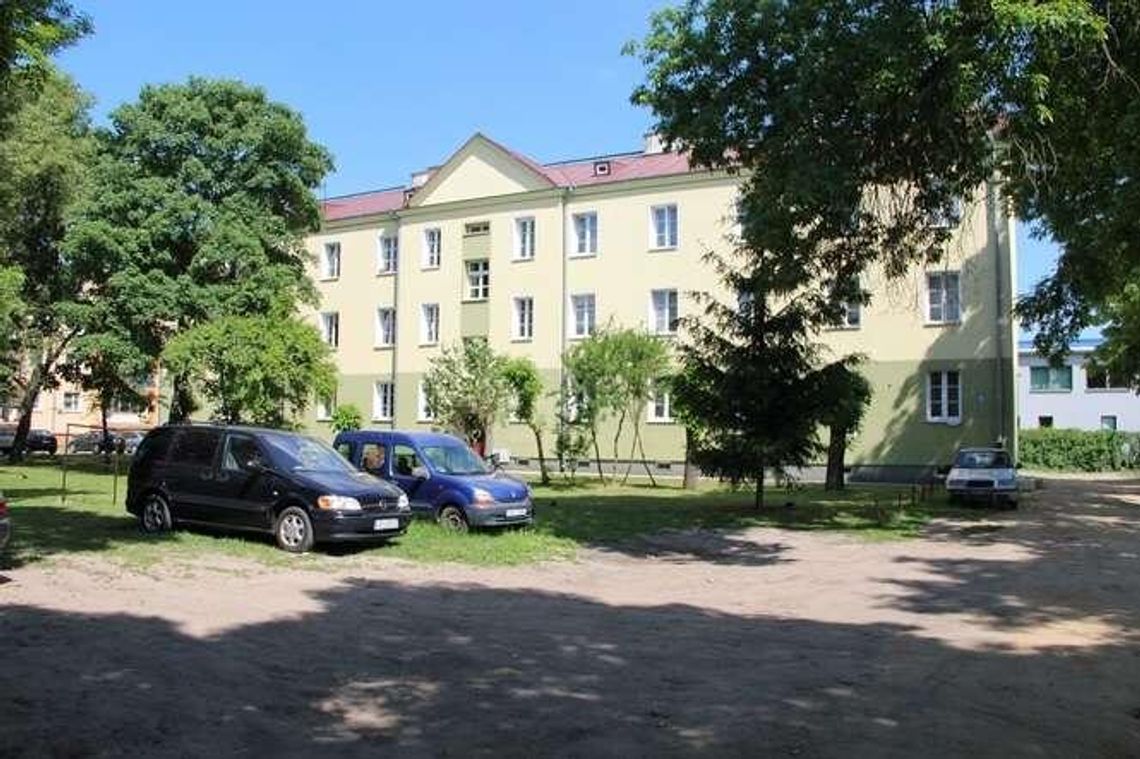 Blokują budowę placu zabaw. "Wzmożony ruch, hałas, naruszenie swobodnego ruchu pieszych"