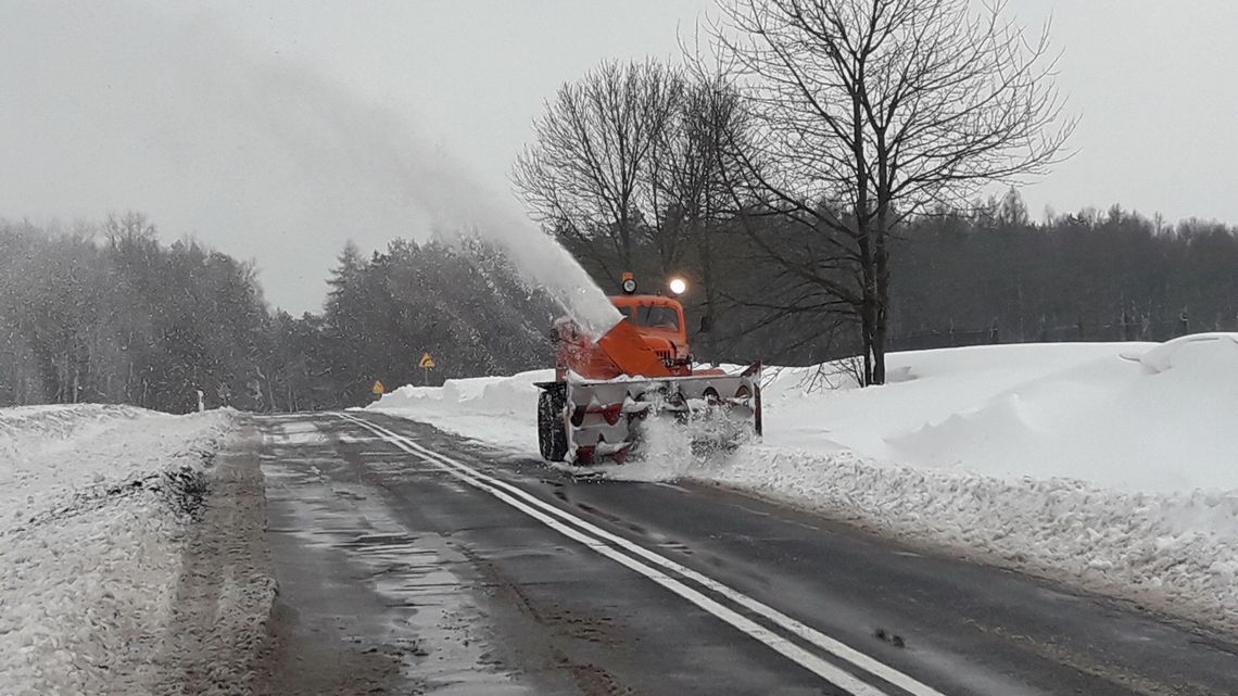 Błoto pośniegowe i śliska nawierzchnia. Raport z lubelskich dróg