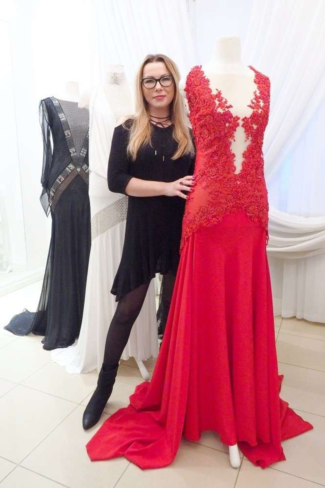 Błysk, ażury i dekolty. Co będzie modne w tym karnawale? Błysk, ażury i dekolty. Co będzie modne w tym karnawale?