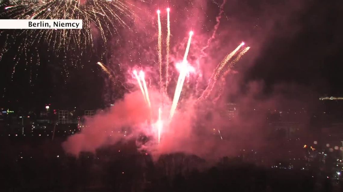 Błysk fajerwerków i huk petard. Świat przywitał 2020 rok Błysk fajerwerków i huk petard. Świat przywitał 2020 rok