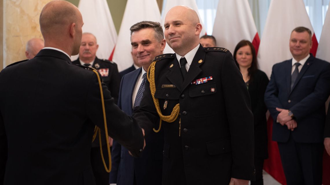 Bohatersko ratowali życie innych ludzi. Awanse i odznaczenia dla lubelskich strażaków